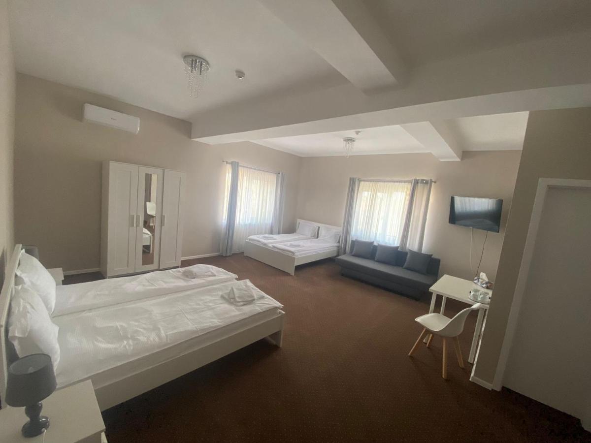 B&B Andero Deva Bagian luar foto